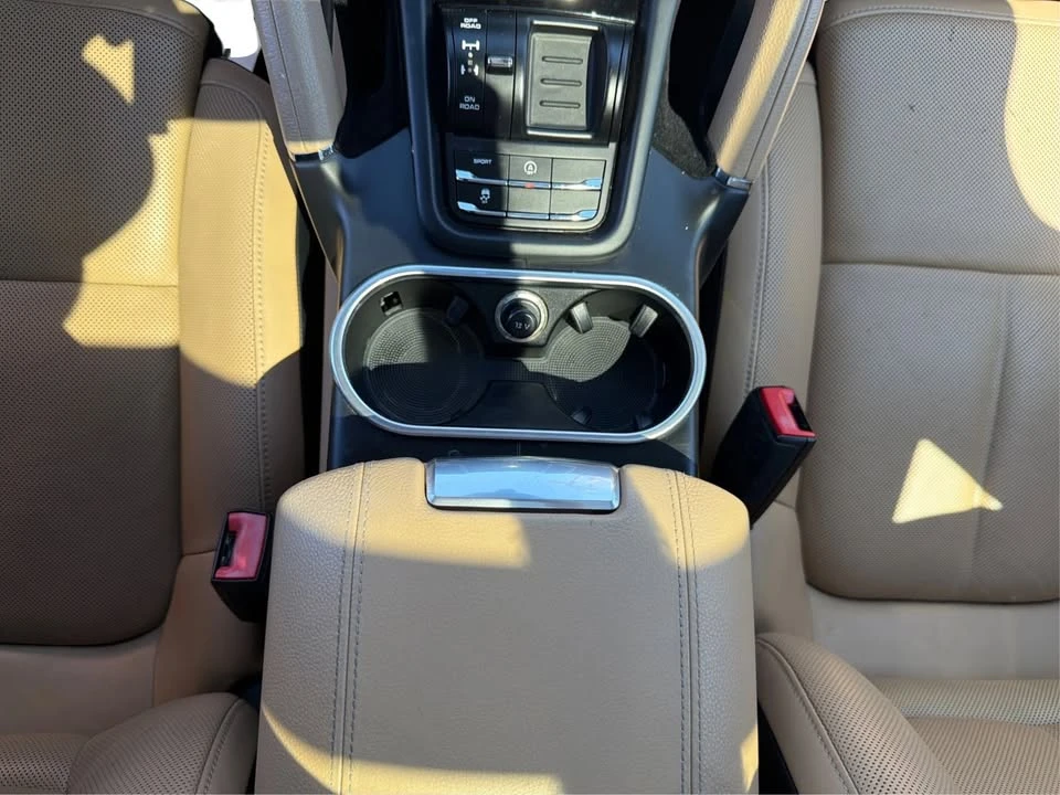 2015 Porsche 958 Cayenne S - Image 16 of 20