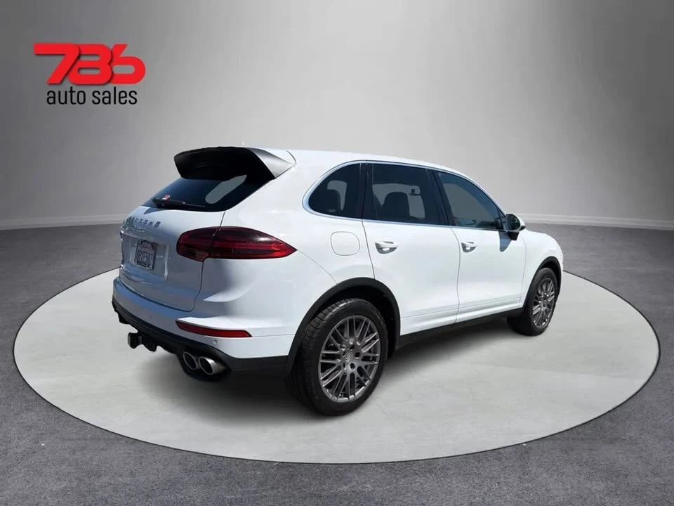 2015 Porsche 958 Cayenne S - Image 3 of 20