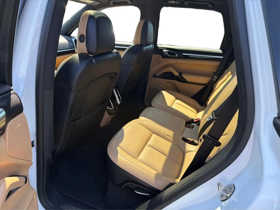 2015 Porsche 958 Cayenne S - Image 10 of 20