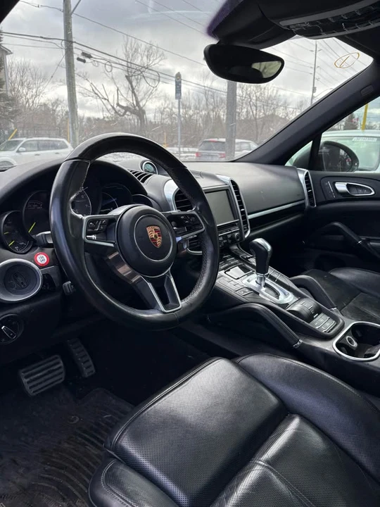 2015 Porsche 958 Cayenne - Image 14 of 19