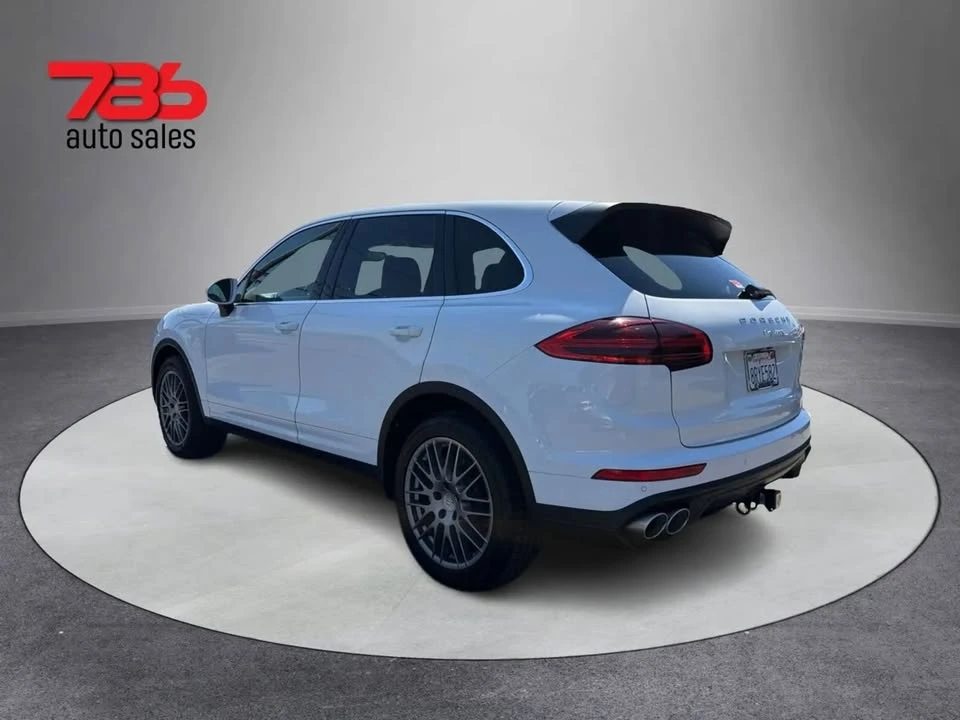 2015 Porsche 958 Cayenne S - Image 5 of 20