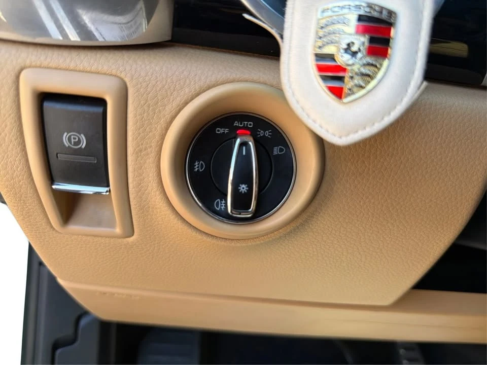 2015 Porsche 958 Cayenne S - Image 19 of 20