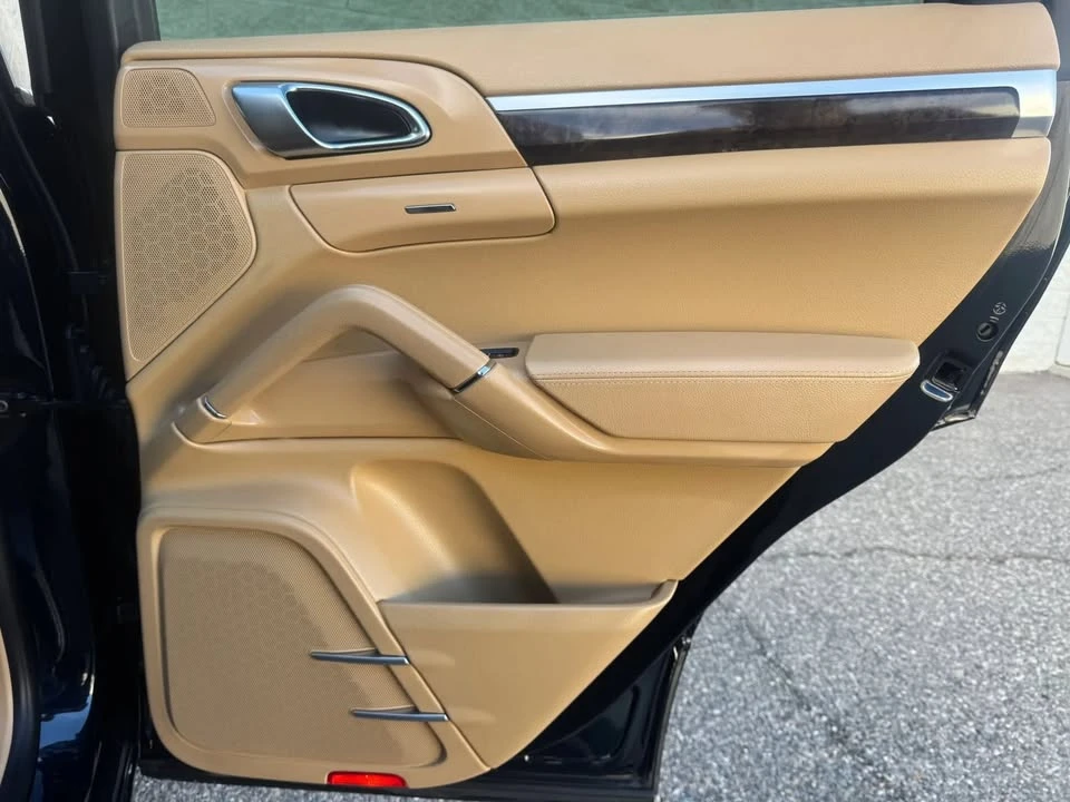 2015 Porsche 958 Cayenne - Image 16 of 20