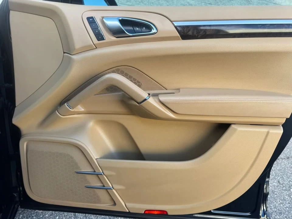 2015 Porsche 958 Cayenne - Image 13 of 20