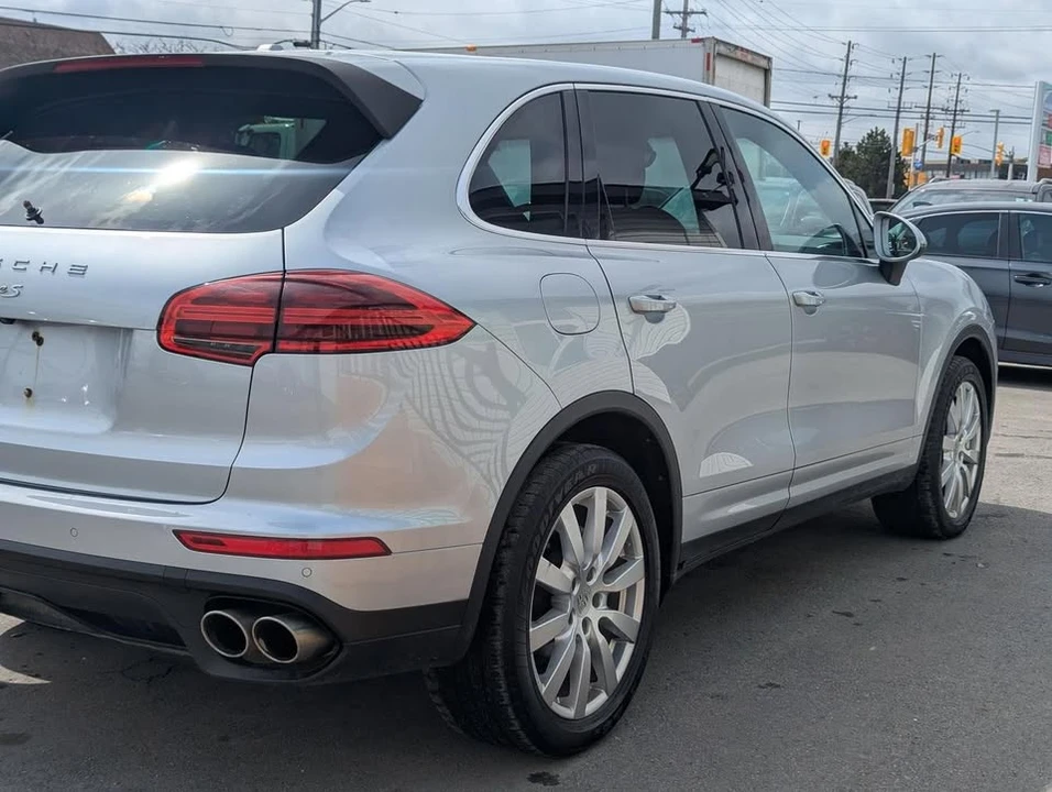 2015 Porsche 958 Cayenne S - Image 6 of 20