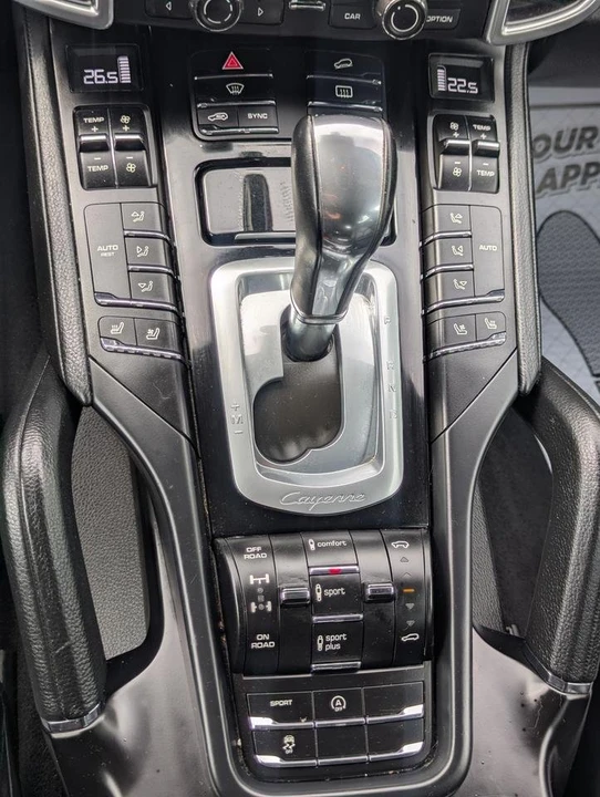 2015 Porsche 958 Cayenne S - Image 16 of 20