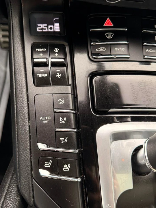 2015 Porsche 958 Cayenne S - Image 10 of 20