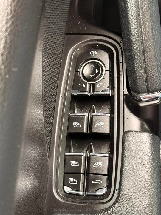 2015 Porsche 958 Cayenne S - Image 9 of 20