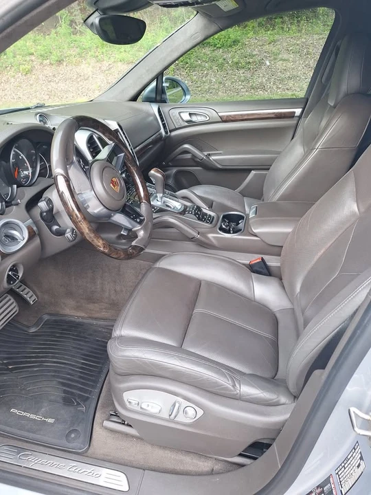 2015 Porsche 958 Cayenne - Image 19 of 20
