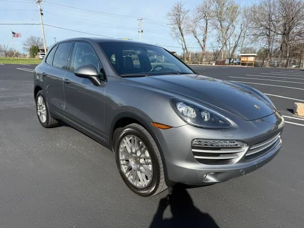 2015 Porsche 958 Cayenne - Image 2 of 8