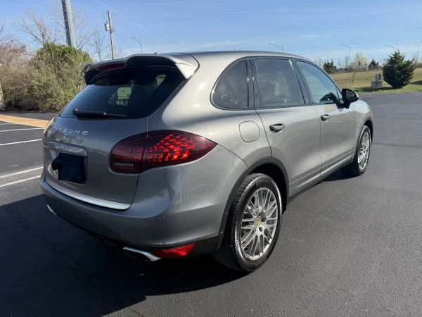 2015 Porsche 958 Cayenne - Image 3 of 8