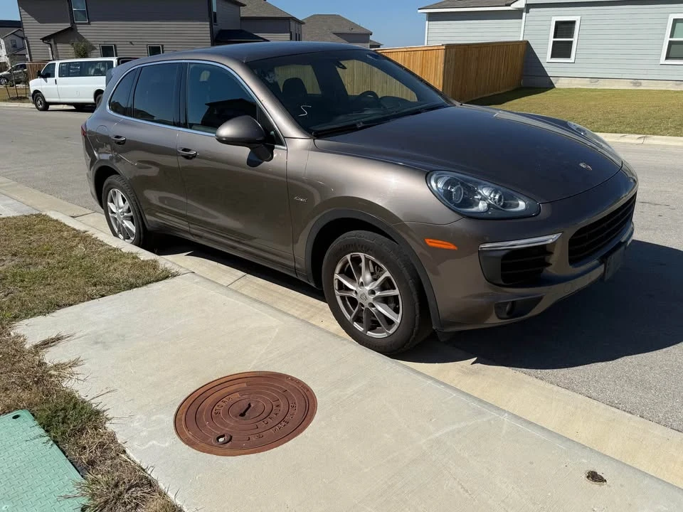 2015 Porsche 958 Cayenne Diesel - Image 2 of 17