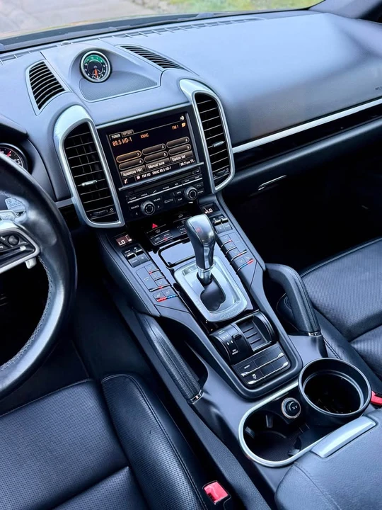 2015 Porsche - Image 13 of 20