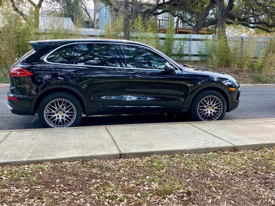 2015 Porsche 958 Cayenne Diesel - Image 2 of 11