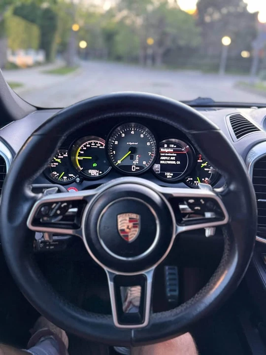 2015 Porsche 958 Cayenne - Image 13 of 15
