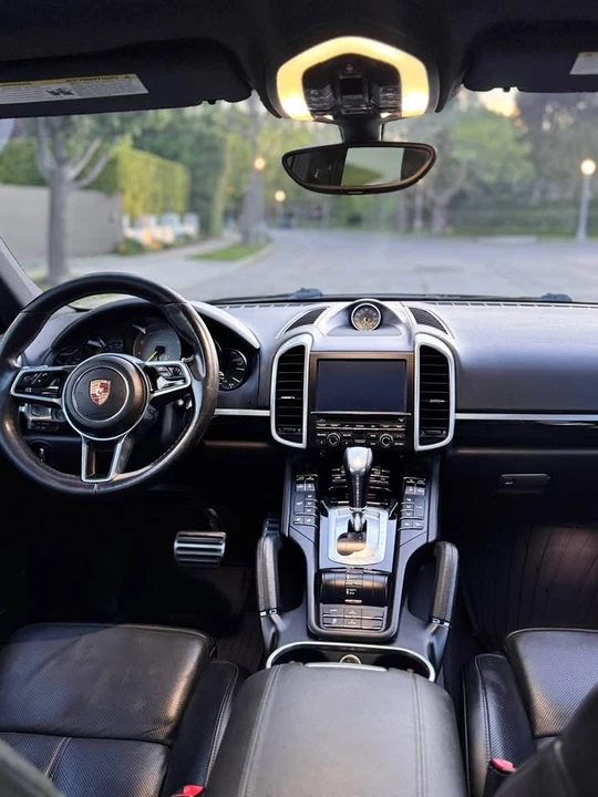 2015 Porsche 958 Cayenne - Image 7 of 15