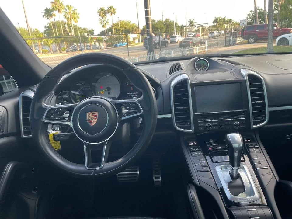 2015 Porsche 958 Cayenne - Image 10 of 12