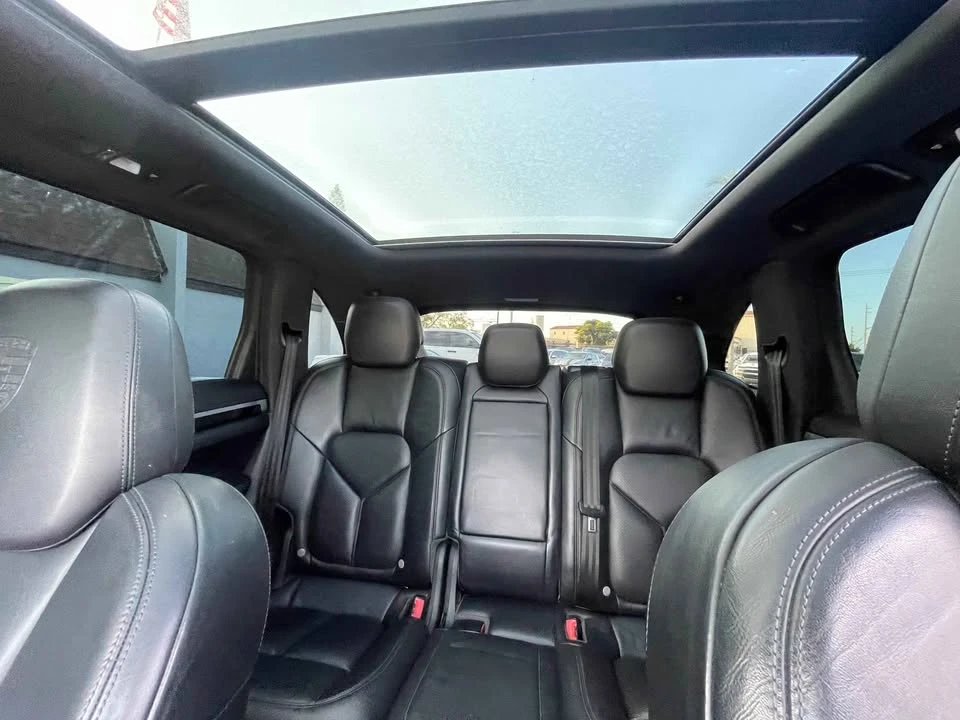 2015 Porsche 958 Cayenne - Image 11 of 12
