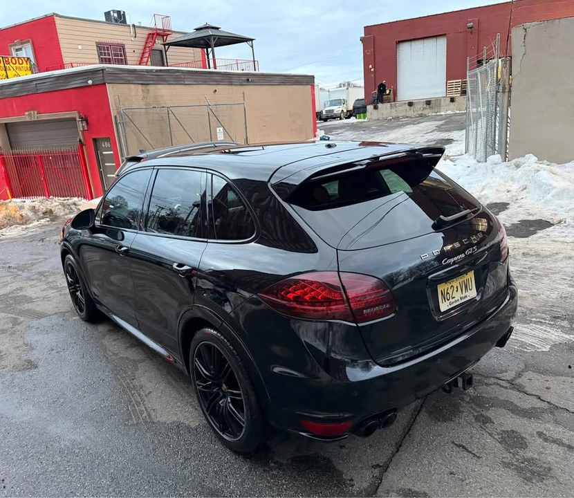 2015 Porsche 958 Cayenne GTS - Image 11 of 19