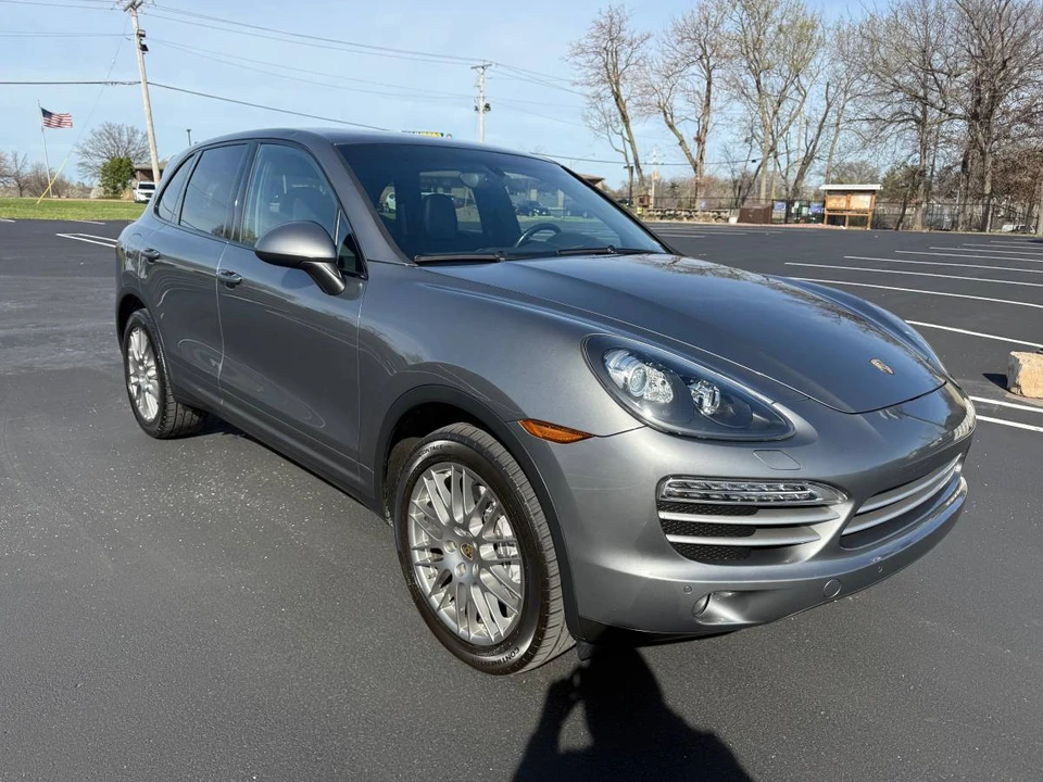 2015 Porsche 958 Cayenne - Image 2 of 8