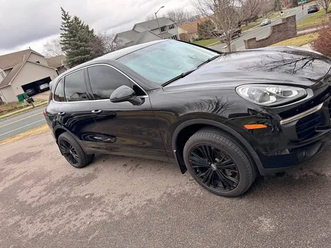 2015 Porsche Cayenne Platinum Edition
