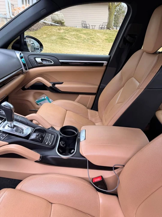 2015 Porsche 958 Cayenne - Image 6 of 11