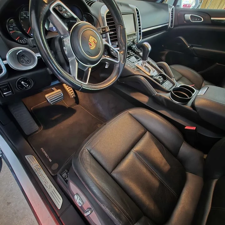 2015 Porsche 958 Cayenne S - Image 13 of 14