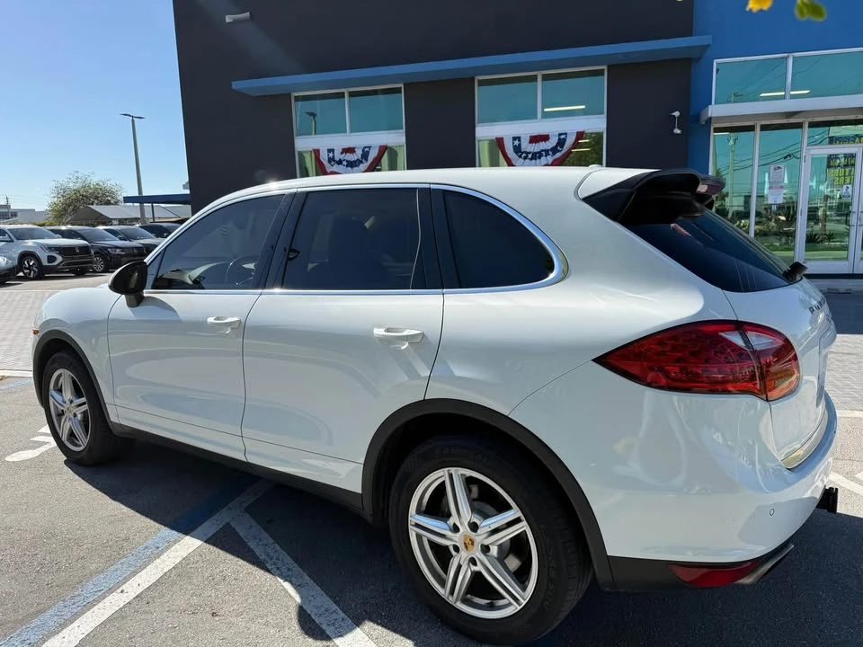 2015 Porsche 958 Cayenne S - Image 10 of 12