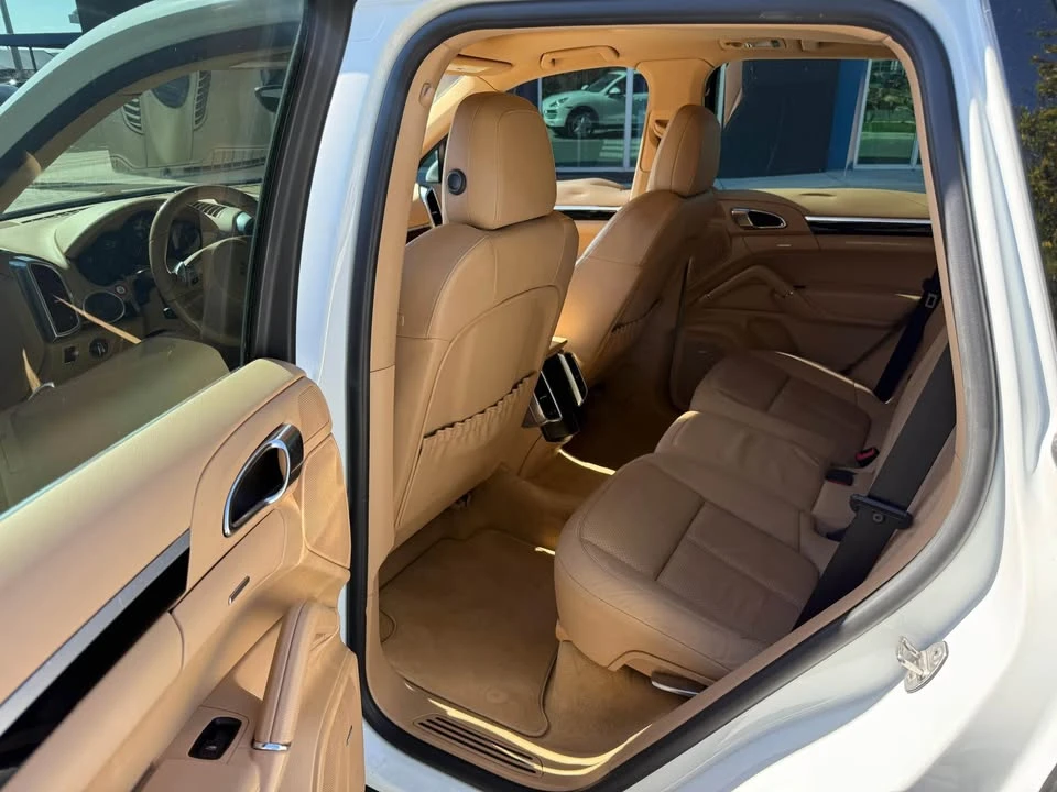 2015 Porsche 958 Cayenne S - Image 6 of 12