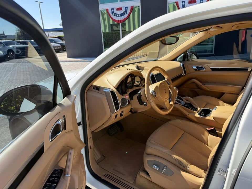 2015 Porsche 958 Cayenne S - Image 5 of 12