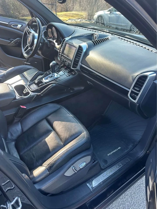 2015 Porsche 958 Cayenne S - Image 11 of 15