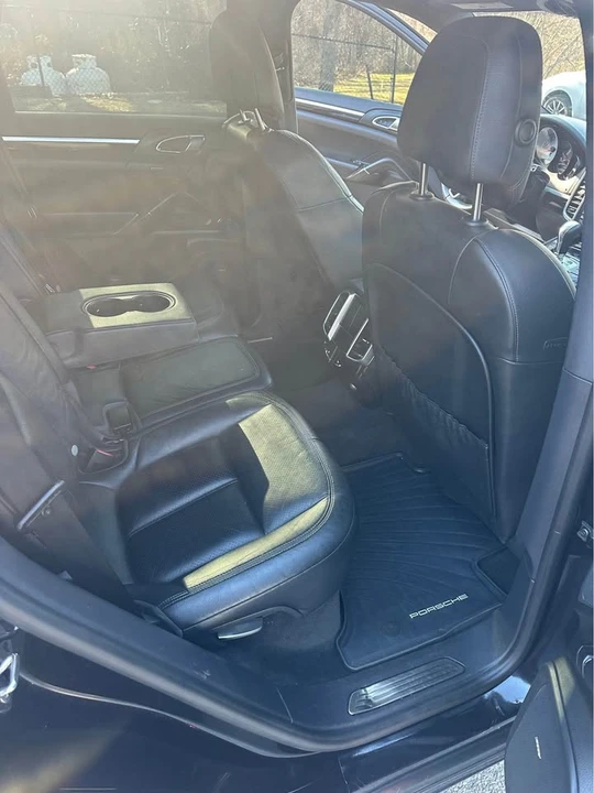 2015 Porsche 958 Cayenne S - Image 10 of 15