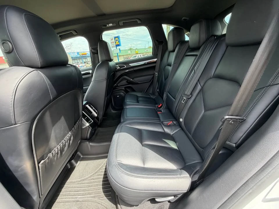 2015 Porsche 958 Cayenne S - Image 10 of 13