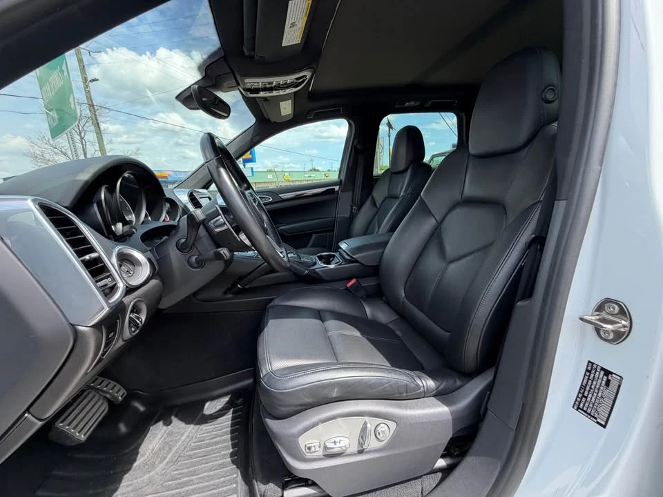 2015 Porsche 958 Cayenne S - Image 6 of 13