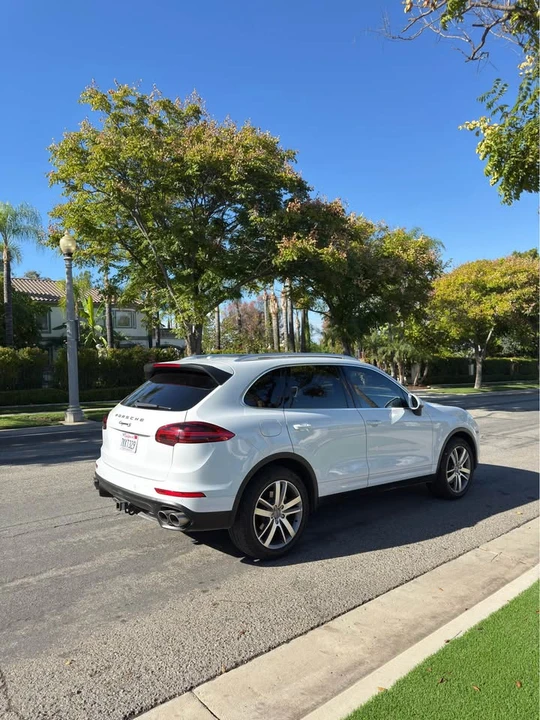 2015 Porsche 958 Cayenne S - Image 6 of 13