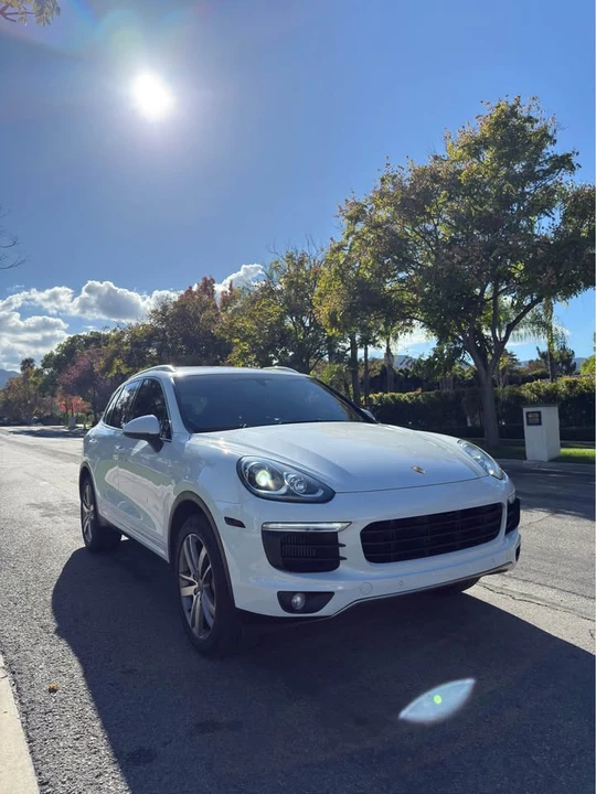 2015 Porsche 958 Cayenne S - Image 3 of 13