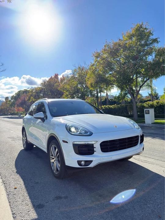 2015 Porsche 958 Cayenne S - Image 5 of 13