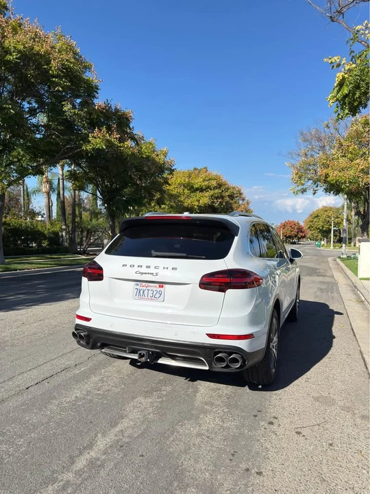 2015 Porsche 958 Cayenne S - Image 4 of 13