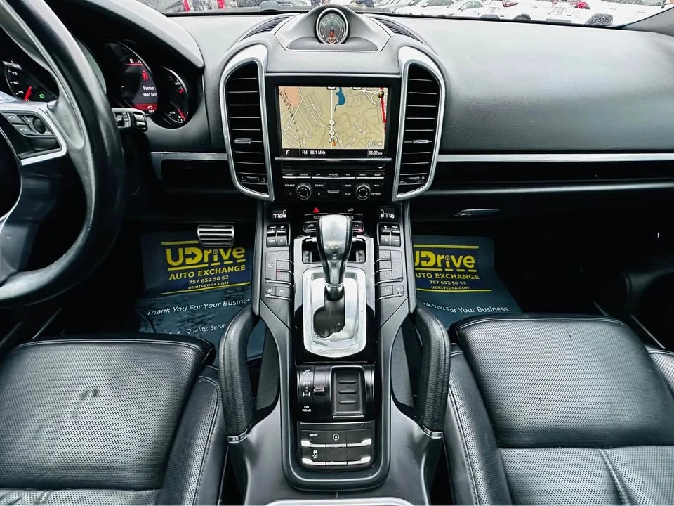 2015 Porsche 958 Cayenne S - Image 16 of 20