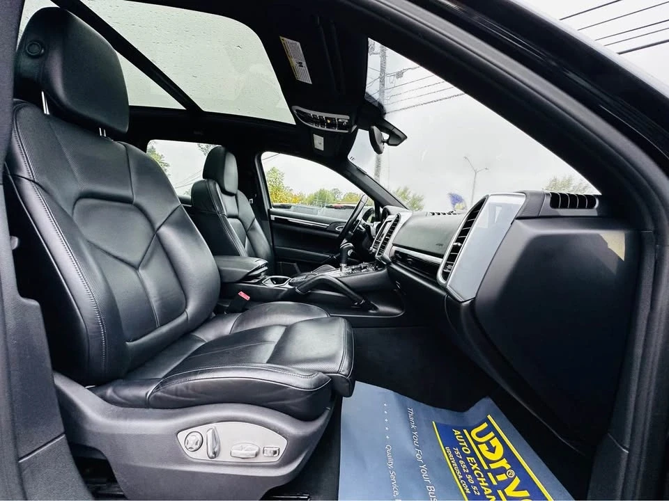 2015 Porsche 958 Cayenne S - Image 9 of 20