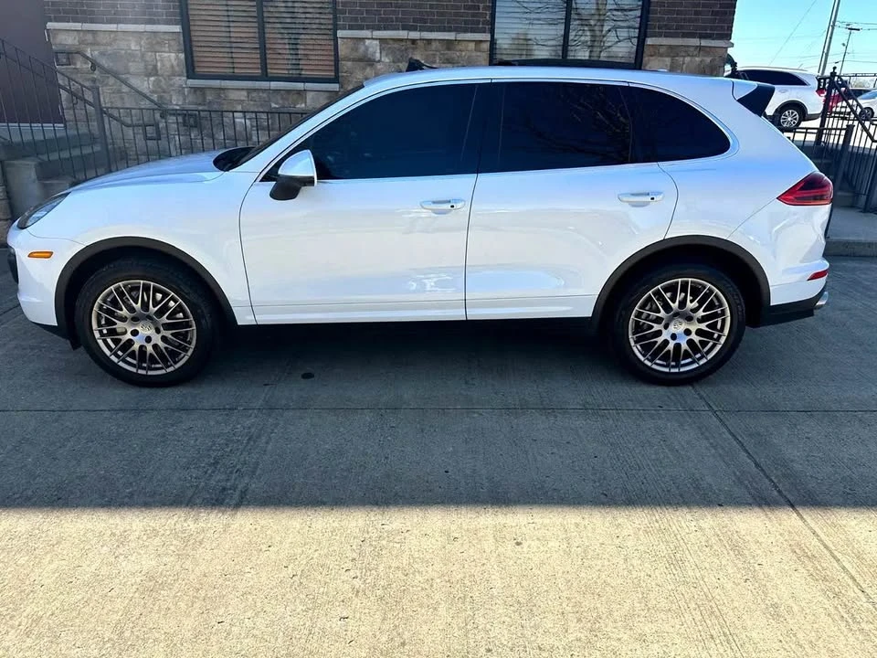 2015 Porsche 958 Cayenne S - Image 2 of 20