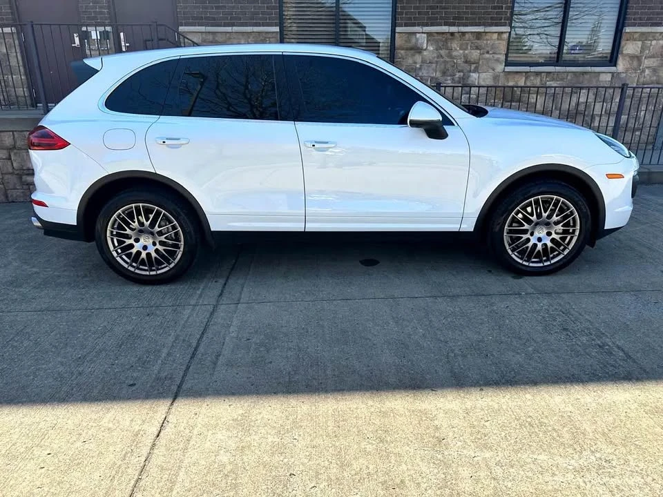 2015 Porsche 958 Cayenne S - Image 3 of 20