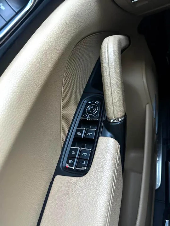 2015 Porsche 958 Cayenne S - Image 12 of 20