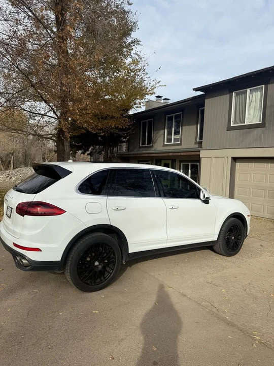 2015 Porsche 958 Cayenne S - Image 4 of 14