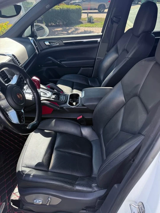 2015 Porsche 958 Cayenne S - Image 8 of 10
