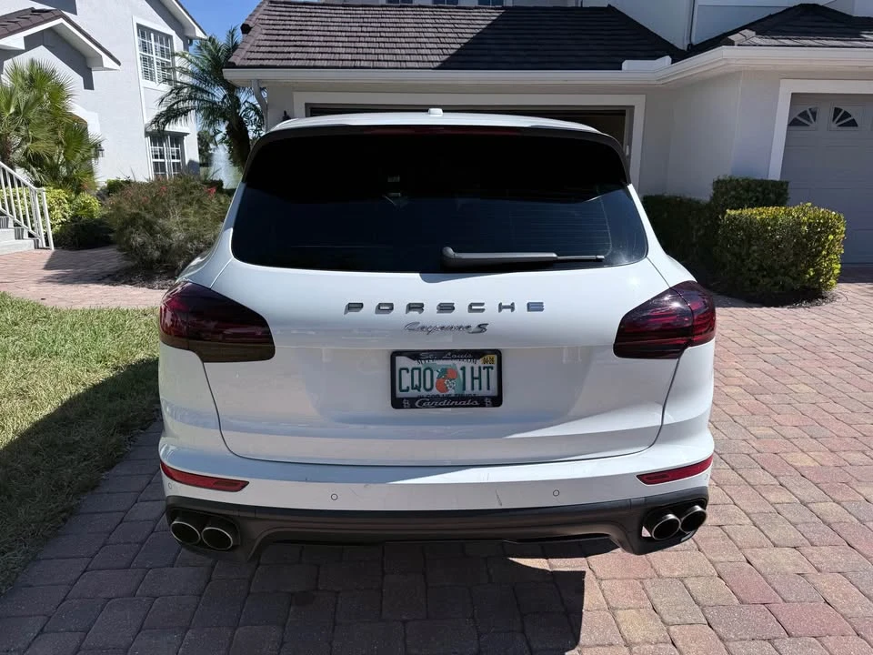 2015 Porsche 958 Cayenne S - Image 2 of 10