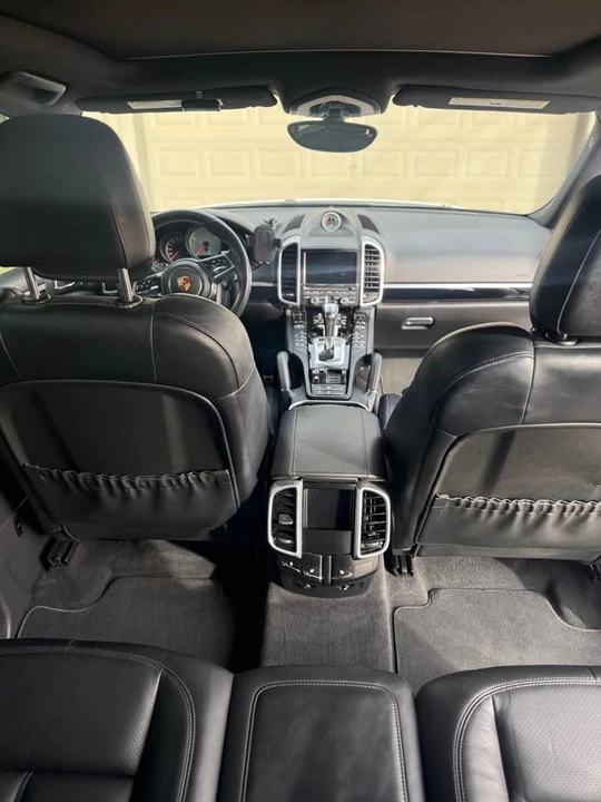 2015 Porsche 958 Cayenne S - Image 8 of 14