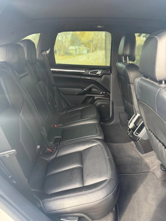 2015 Porsche 958 Cayenne S - Image 7 of 14