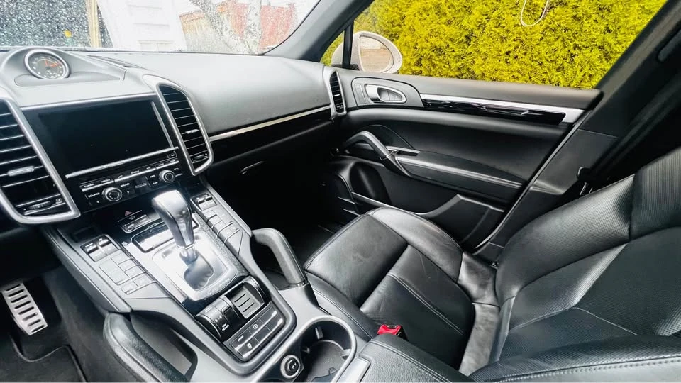 2015 Porsche 958 Cayenne S - Image 11 of 14