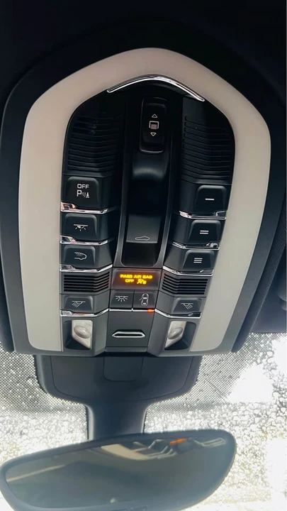 2015 Porsche 958 Cayenne S - Image 7 of 14